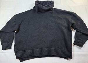 Black chunky knit turtleneck sweater Size L